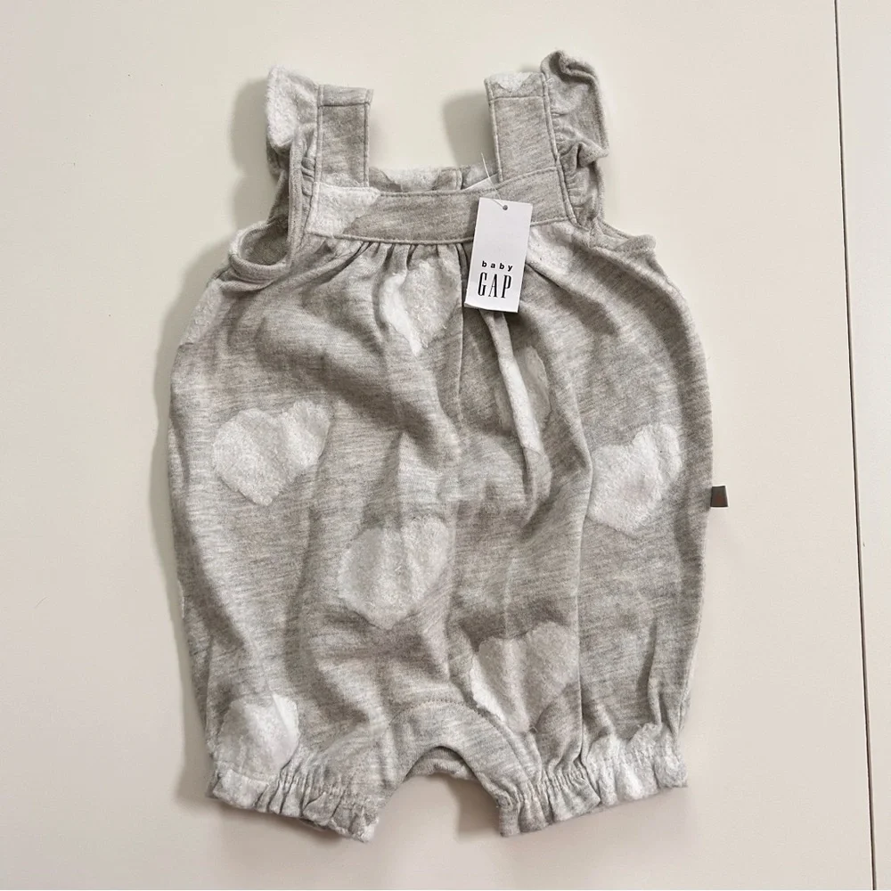 New Baby Gap Hearts Romper. 0-3 months
